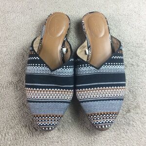 Universal Thread black/orange striped flats Womenssize 6